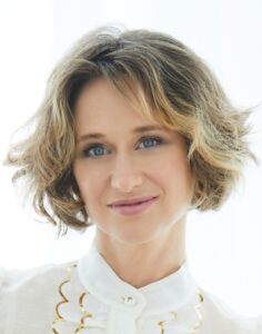 A Conversation with Mandy Bishop 1 A Conversation with Mandy Bishop 1